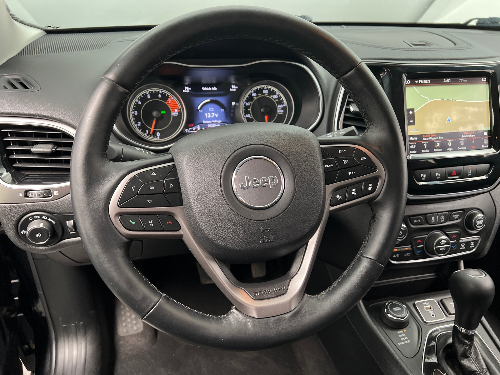 Thumbnail: 2019 Jeep Cherokee - 4