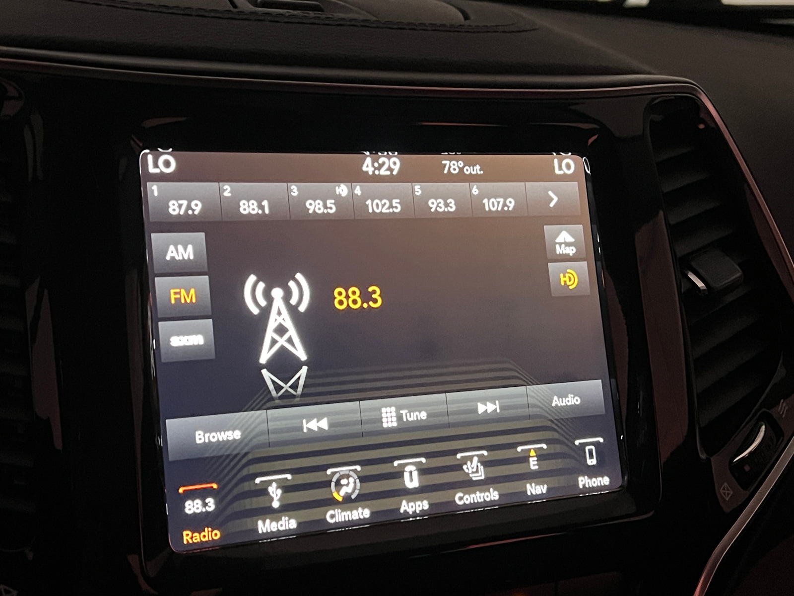 Thumbnail: 2019 Jeep Cherokee - 3