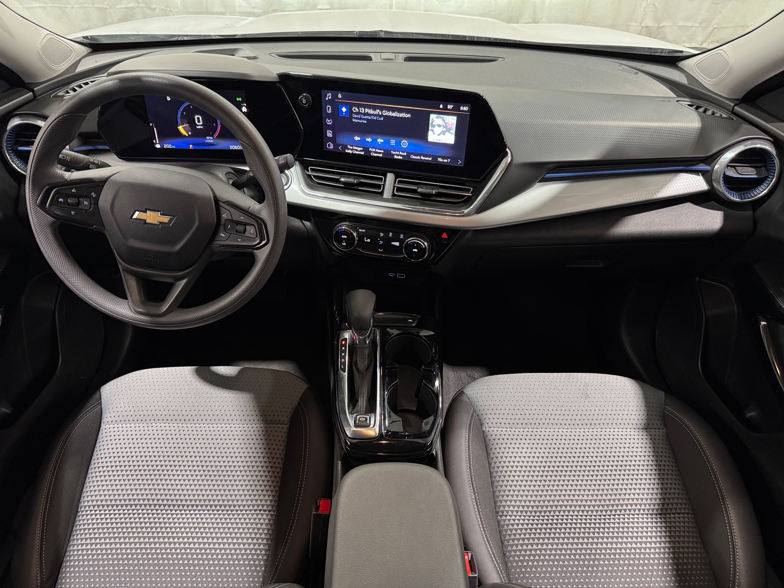 Thumbnail: 2025 Chevrolet Trax - 3