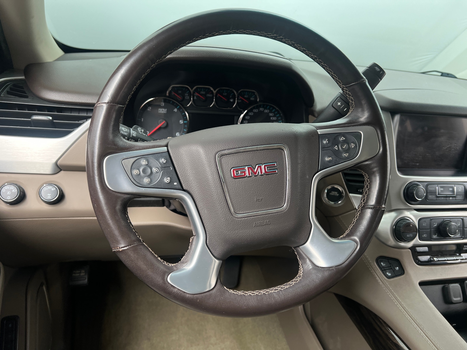 Thumbnail: 2018 GMC Yukon XL - 4