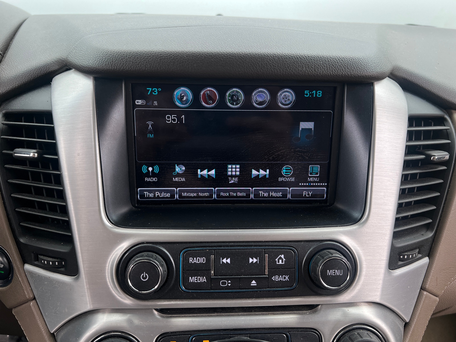 Thumbnail: 2018 GMC Yukon XL - 3