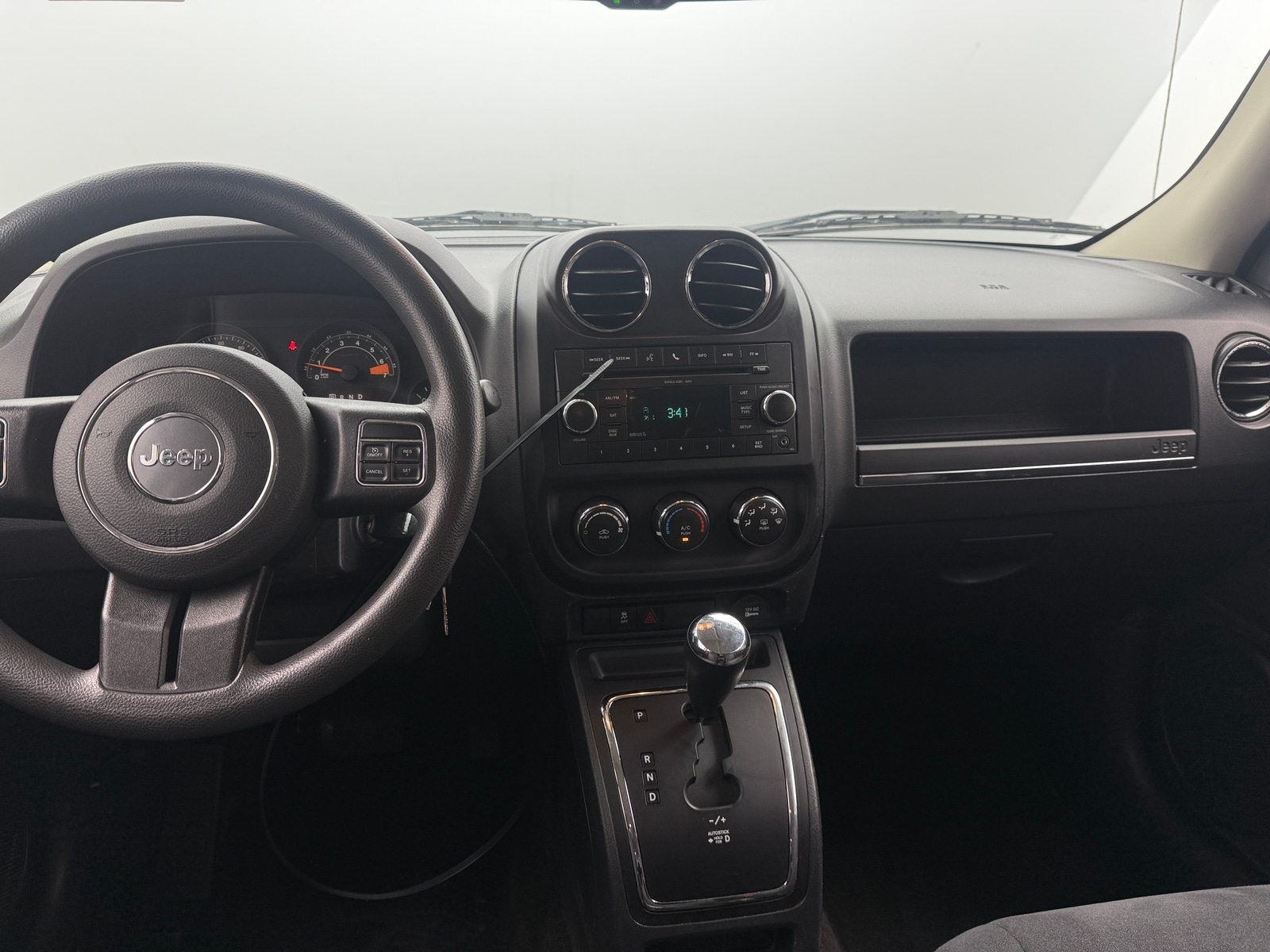 Thumbnail: 2015 Jeep Patriot - 3