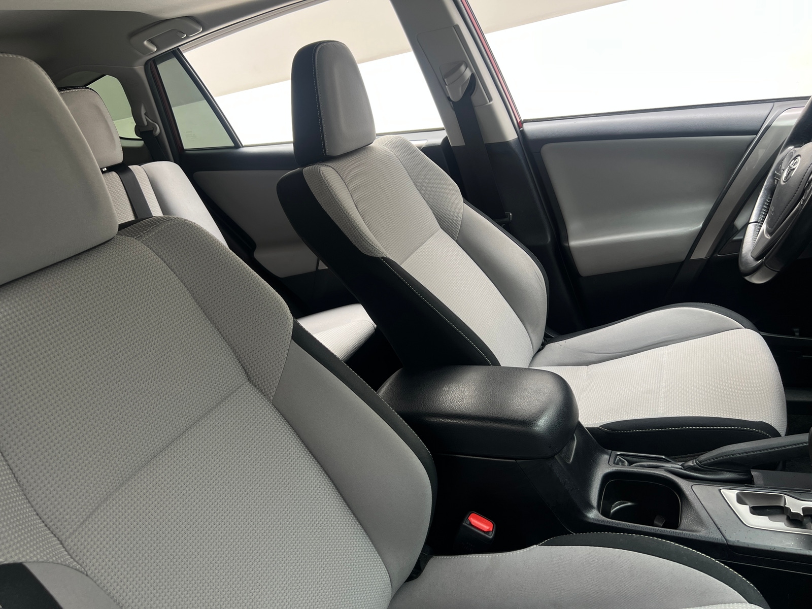 Thumbnail: 2018 Toyota RAV4 - 2