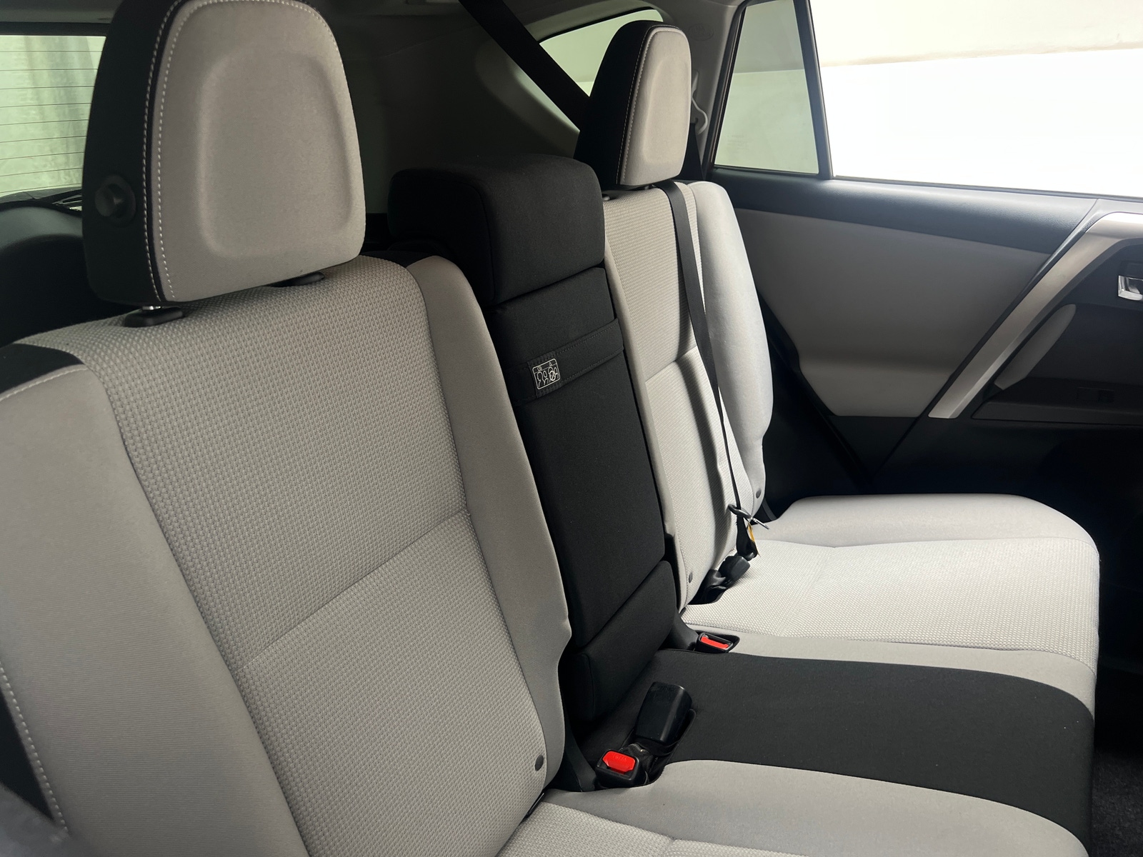 Thumbnail: 2018 Toyota RAV4 - 6