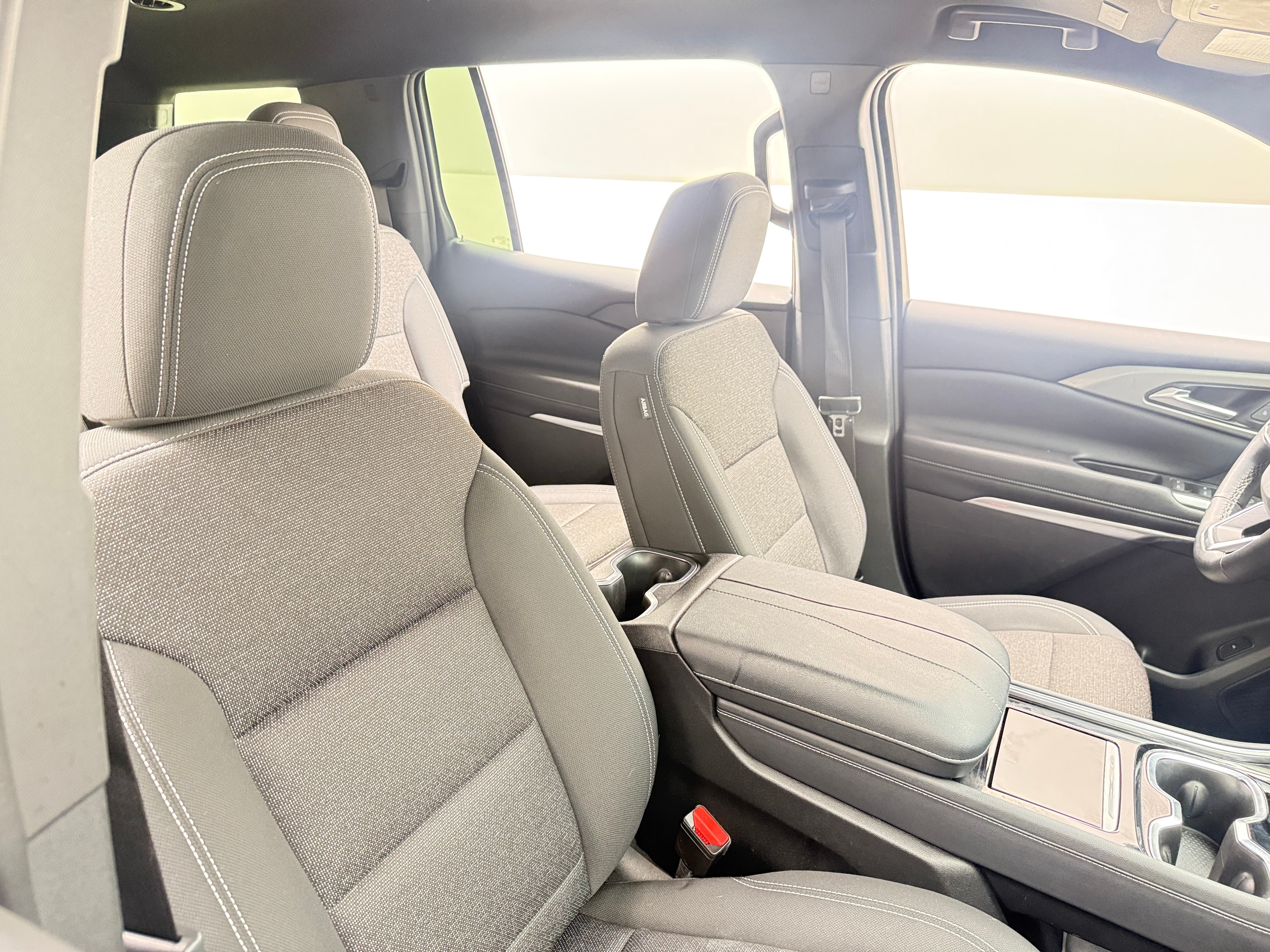 2024 Chevrolet Traverse 1LT - Photo 2