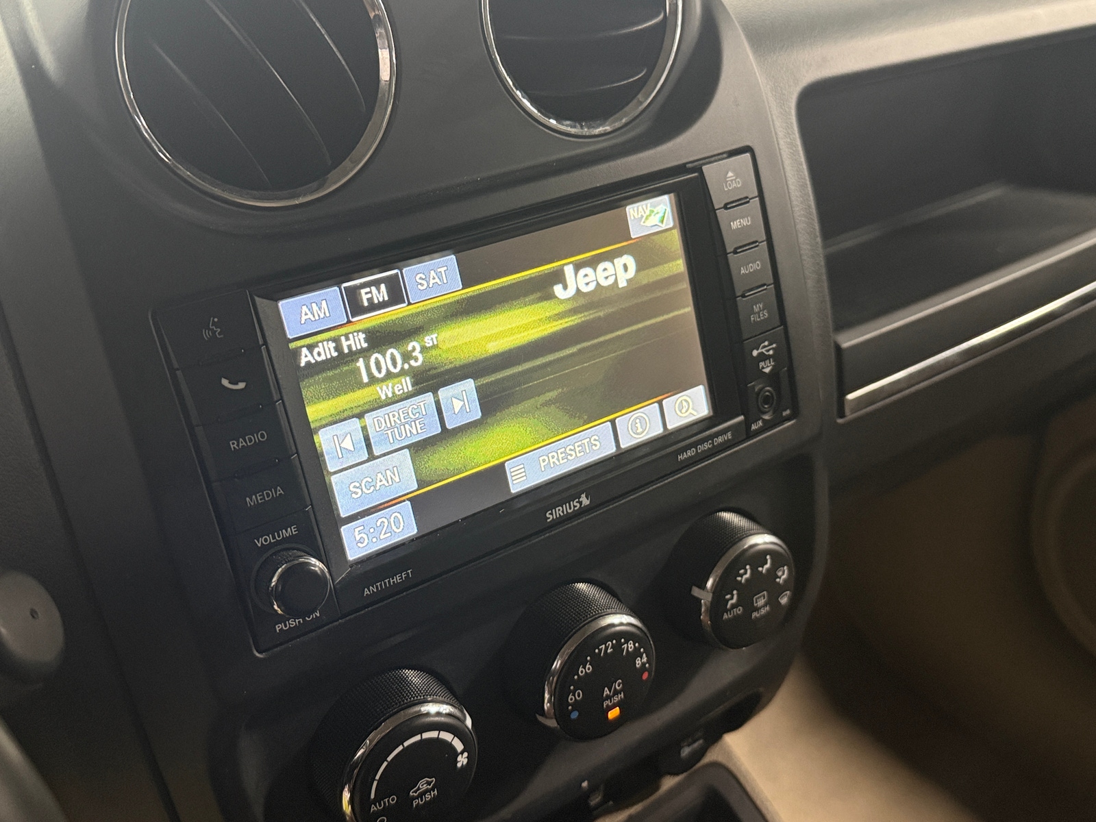 Thumbnail: 2015 Jeep Patriot - 3
