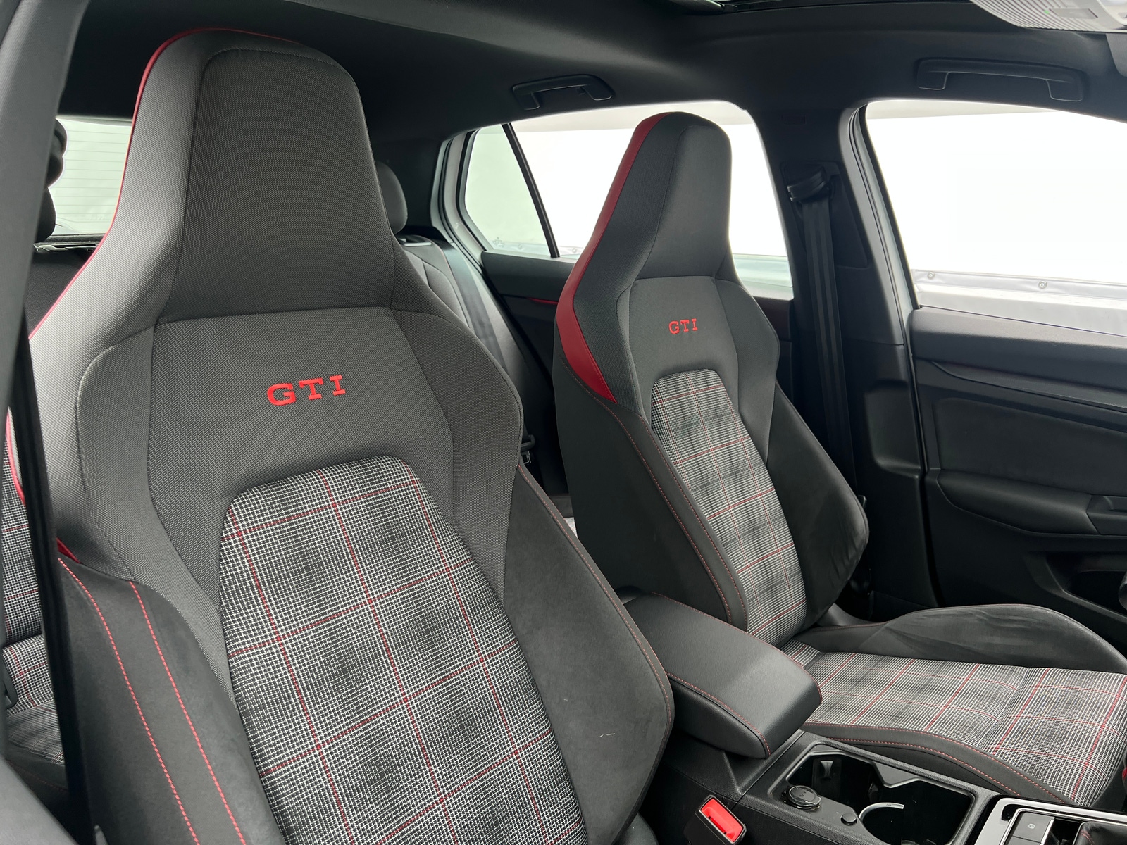 Thumbnail: 2023 Volkswagen Golf - 2