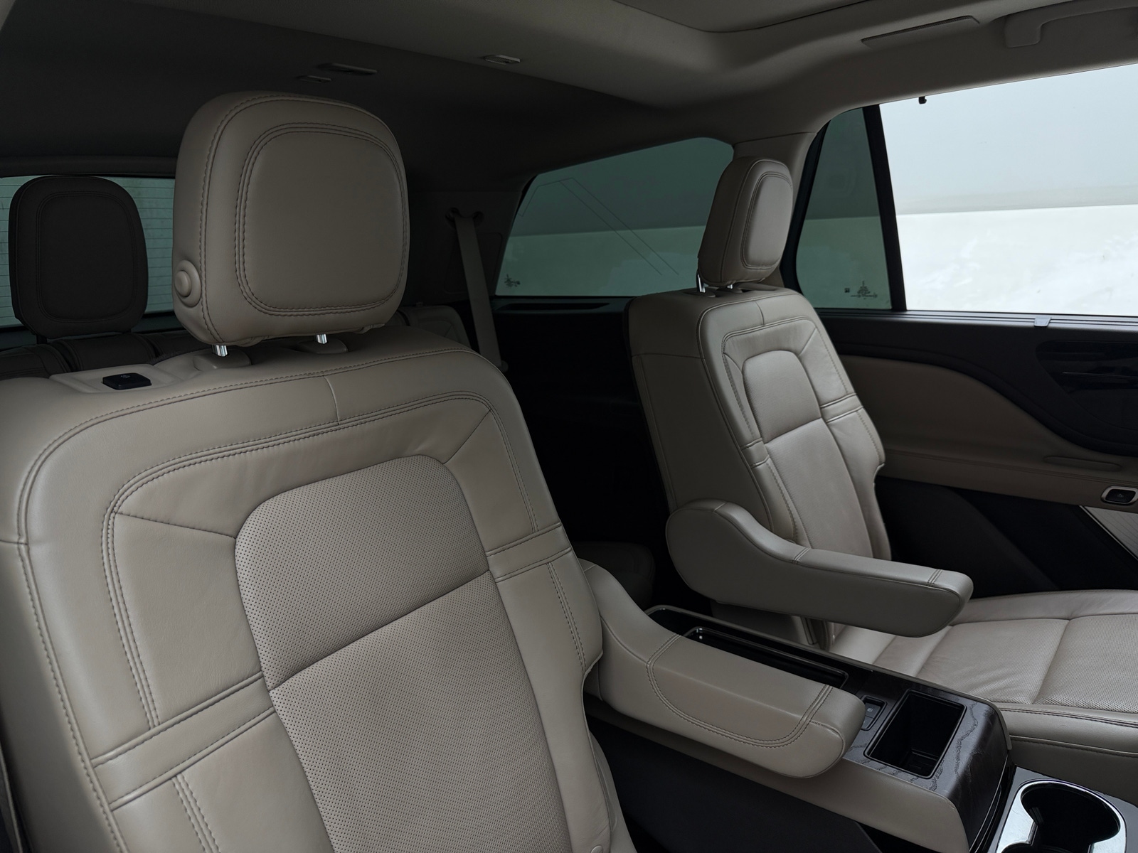 Thumbnail: 2020 Lincoln Aviator - 6