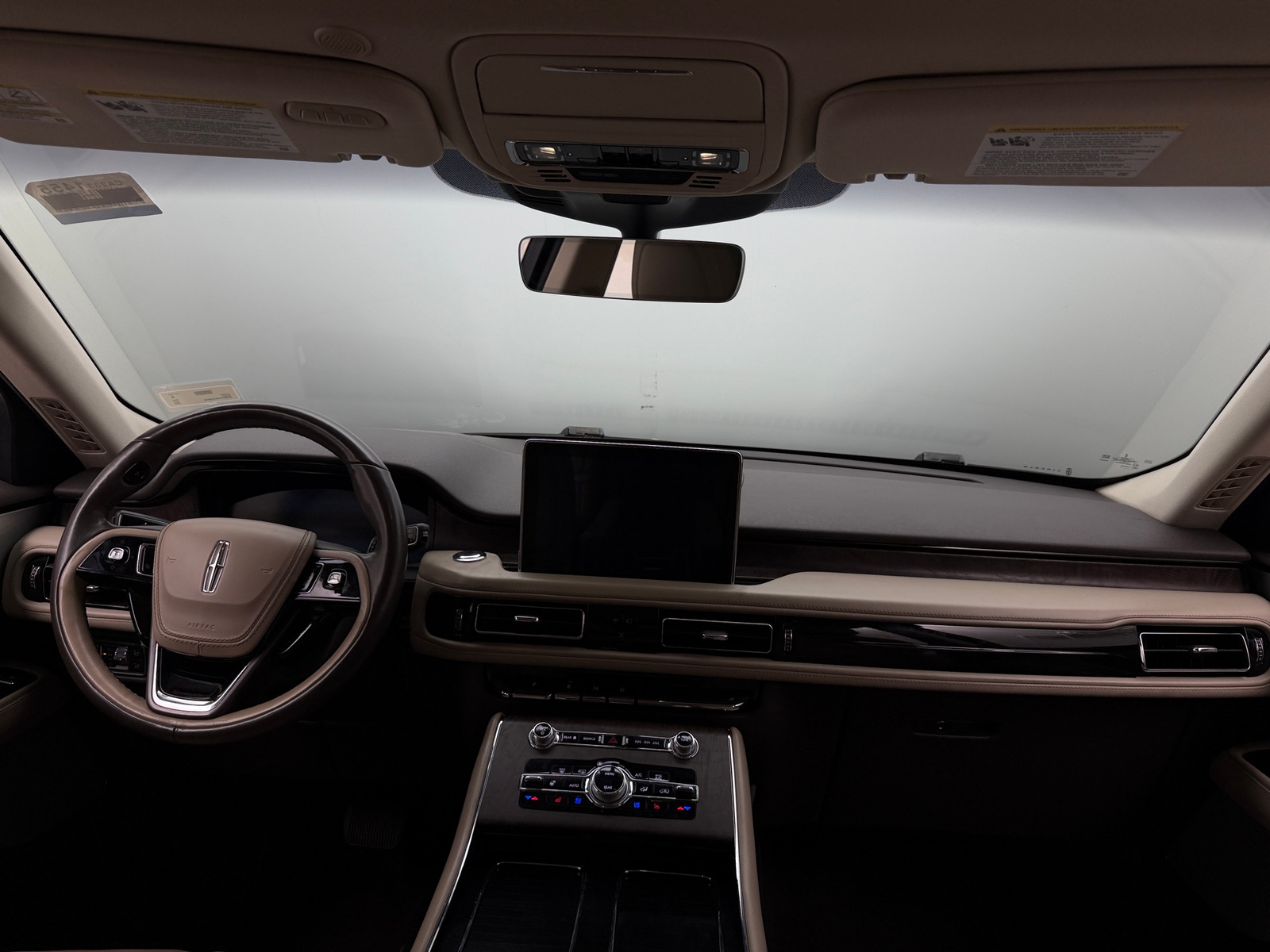 Thumbnail: 2020 Lincoln Aviator - 3
