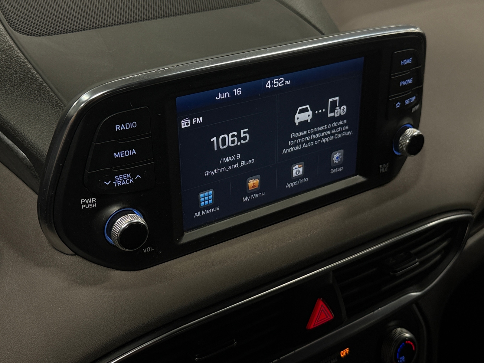 Thumbnail: 2019 Hyundai Santa Fe - 4