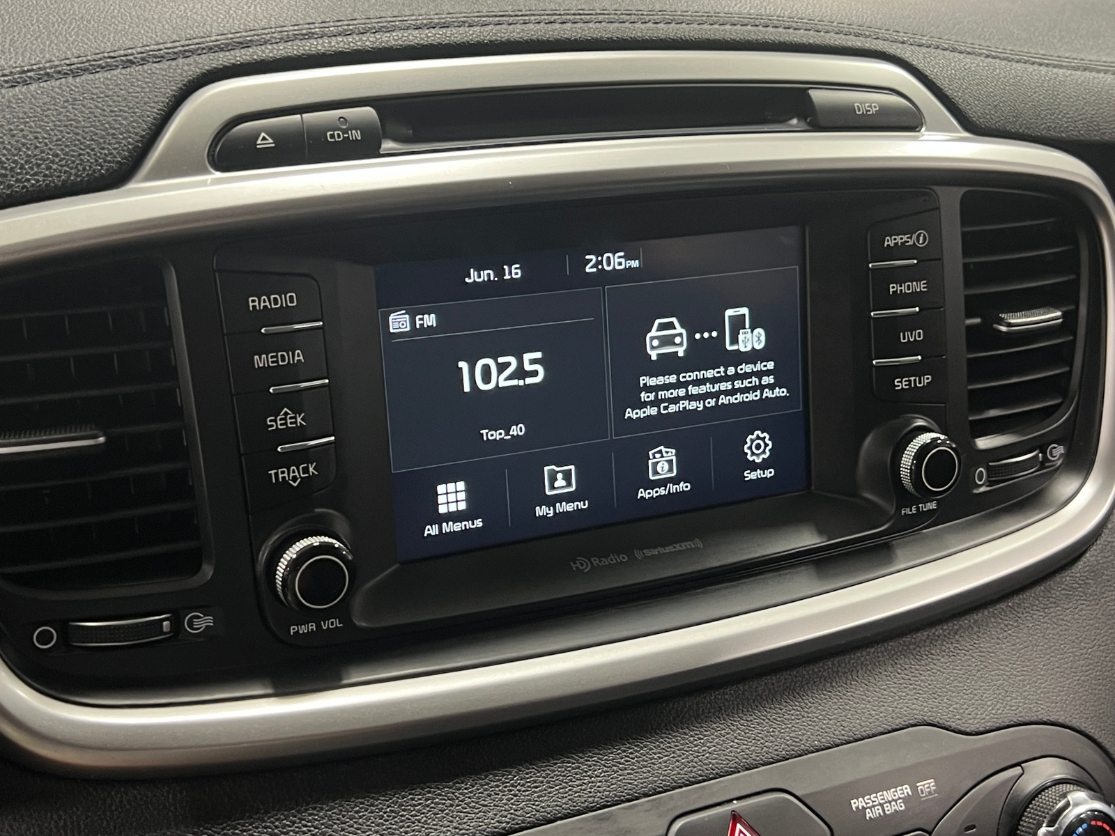 Thumbnail: 2018 Kia Sorento - 4
