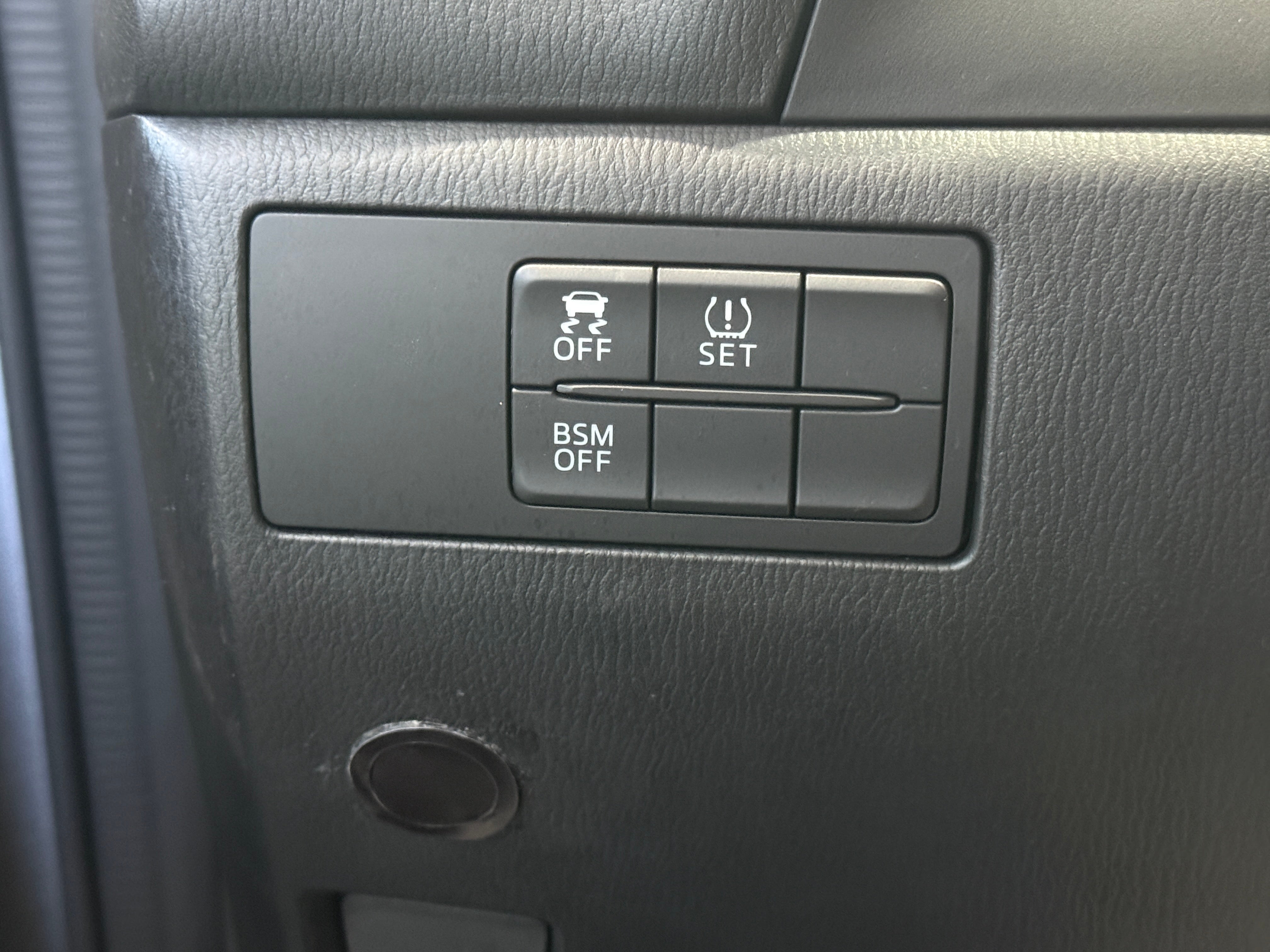 Used 2014 Mazda MAZDA3 i Touring with VIN JM1BM1L78E1205109 for sale in Auburn, WA