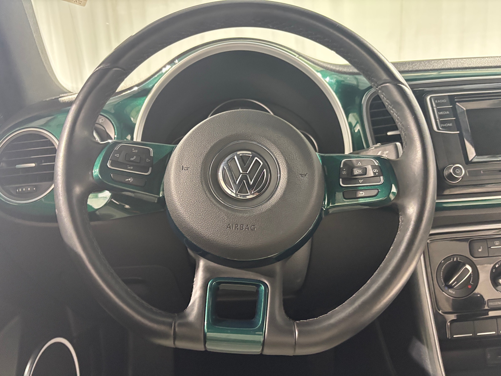 Thumbnail: 2017 Volkswagen Beetle - 5