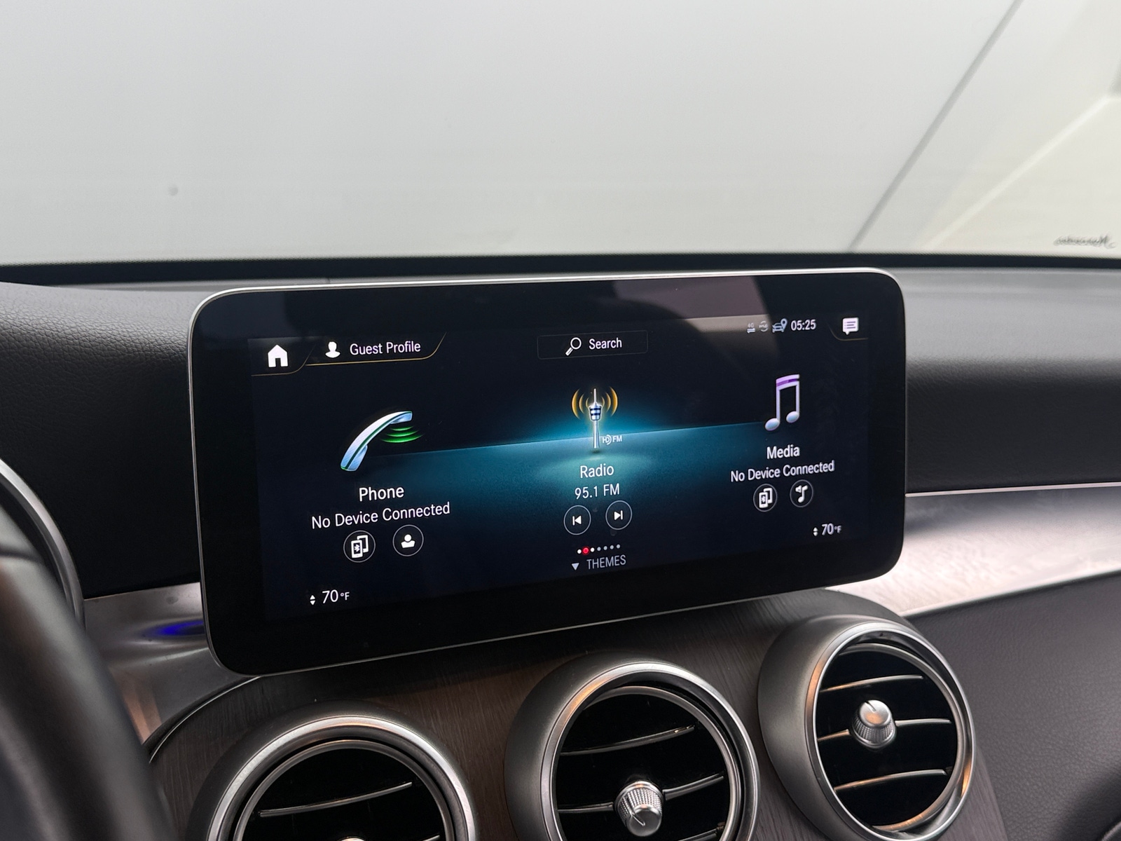 Thumbnail: 2022 Mercedes-Benz GLC - 3