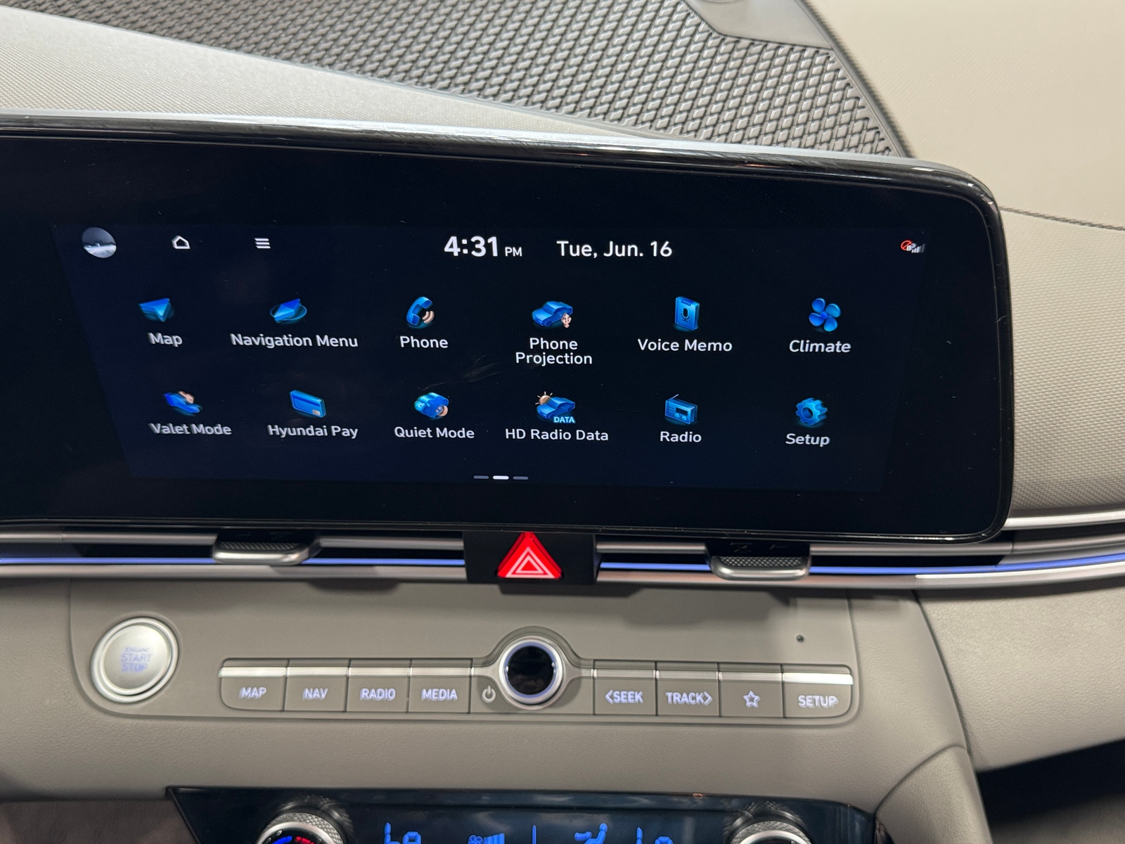 Thumbnail: 2024 Hyundai Elantra - 4