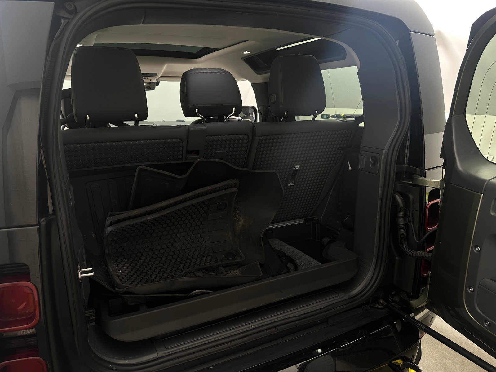Thumbnail: 2024 Land Rover Defender - 7