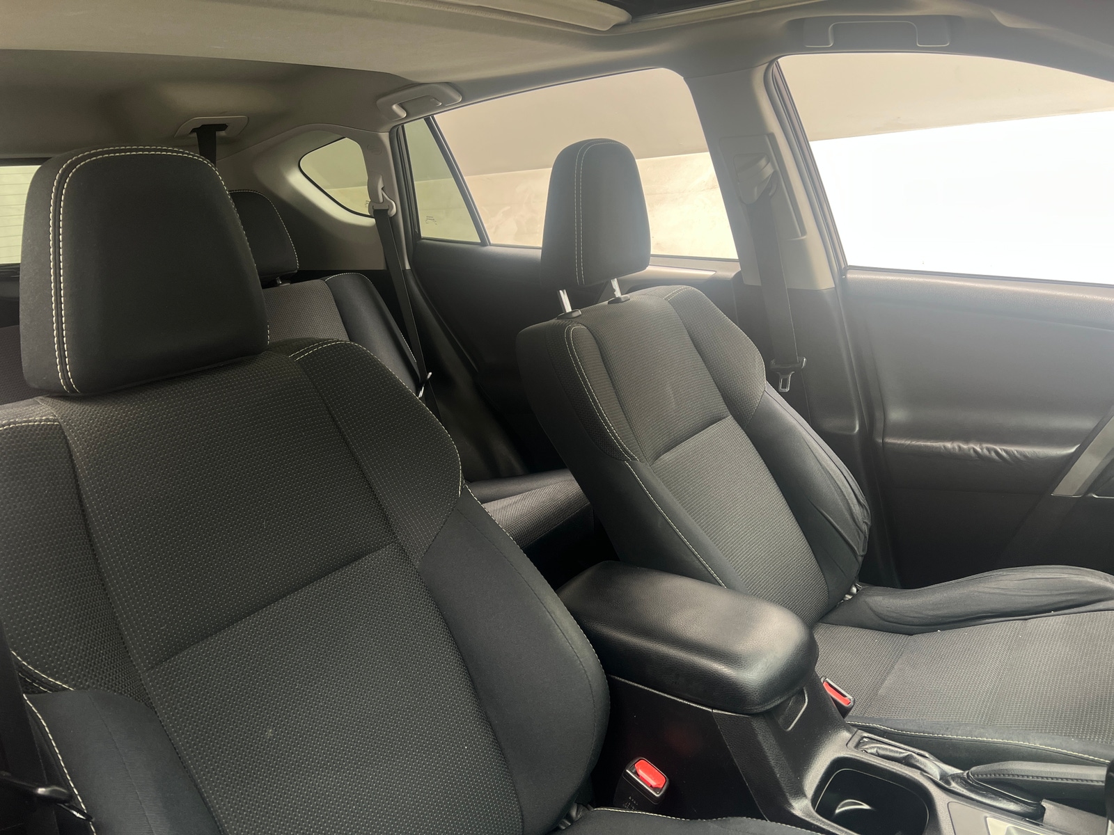 Thumbnail: 2016 Toyota RAV4 - 2