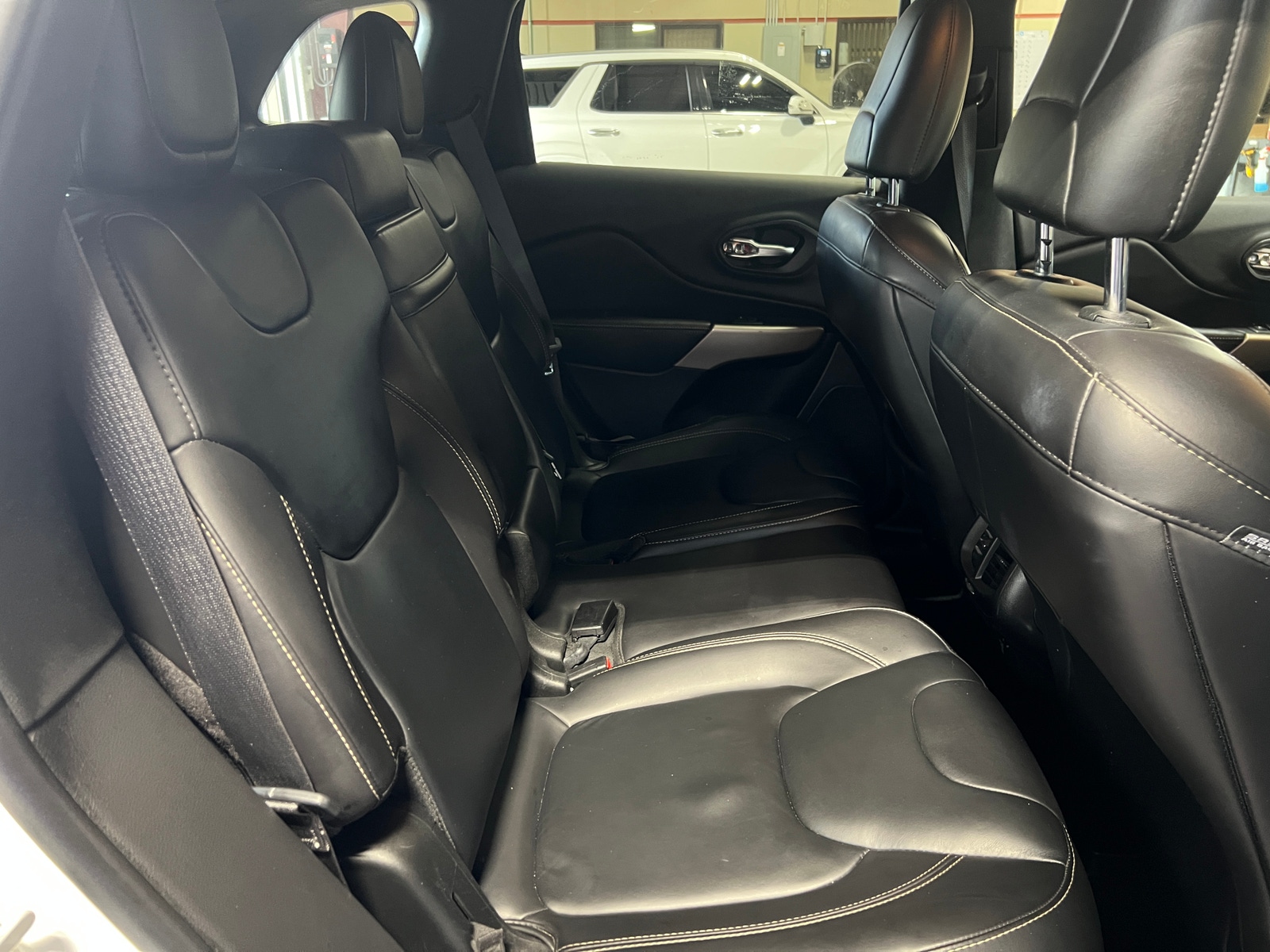 Thumbnail: 2017 Jeep Cherokee - 5