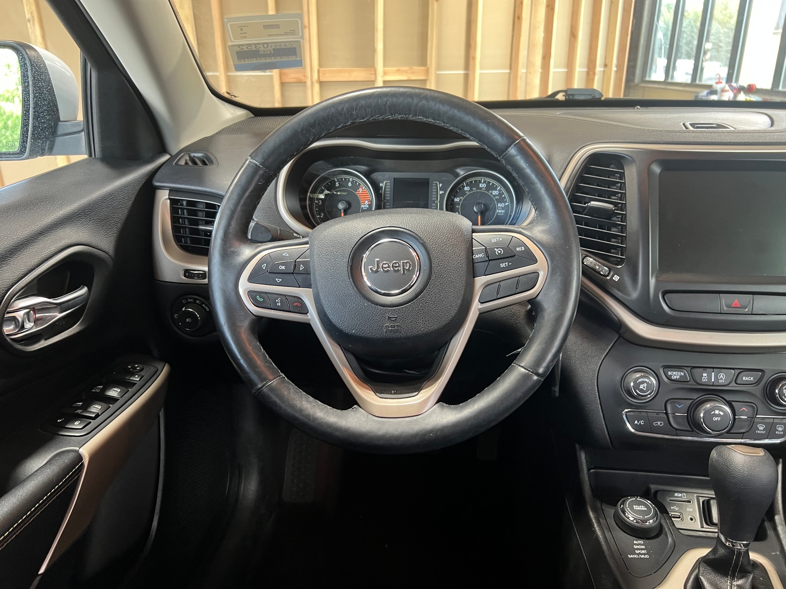 Thumbnail: 2017 Jeep Cherokee - 4