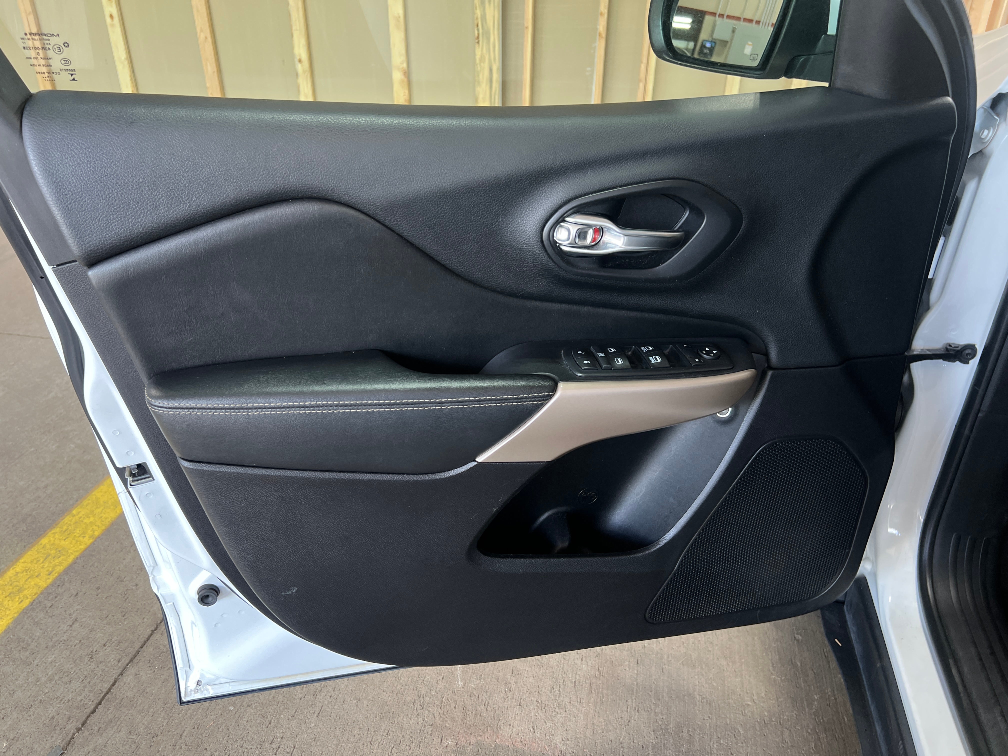 Used 2017 Jeep Cherokee Latitude with VIN 1C4PJMCS8HW575326 for sale in Pewaukee, WI