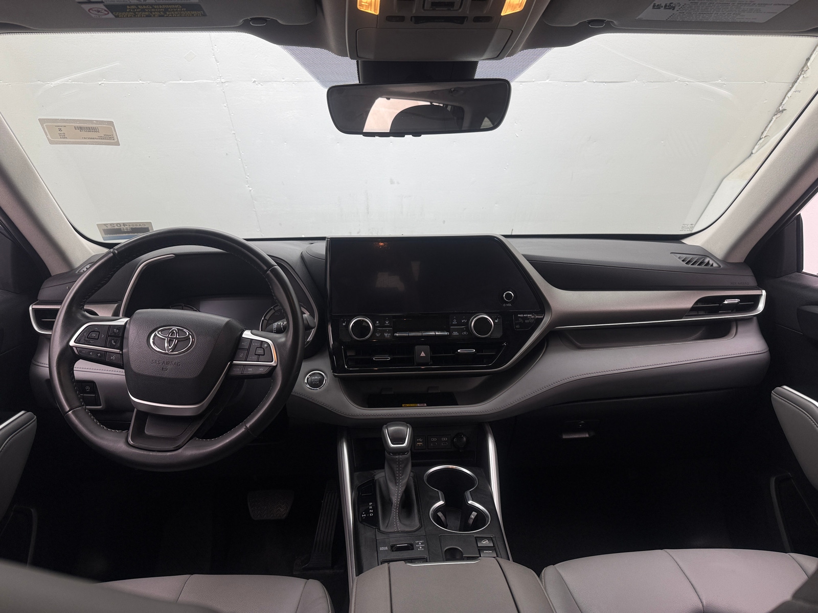 Thumbnail: 2023 Toyota Highlander - 2