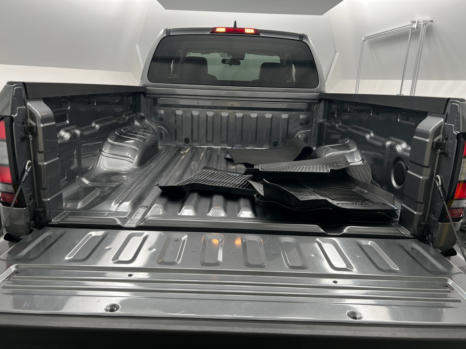 Thumbnail: 2025 Nissan Frontier - 7