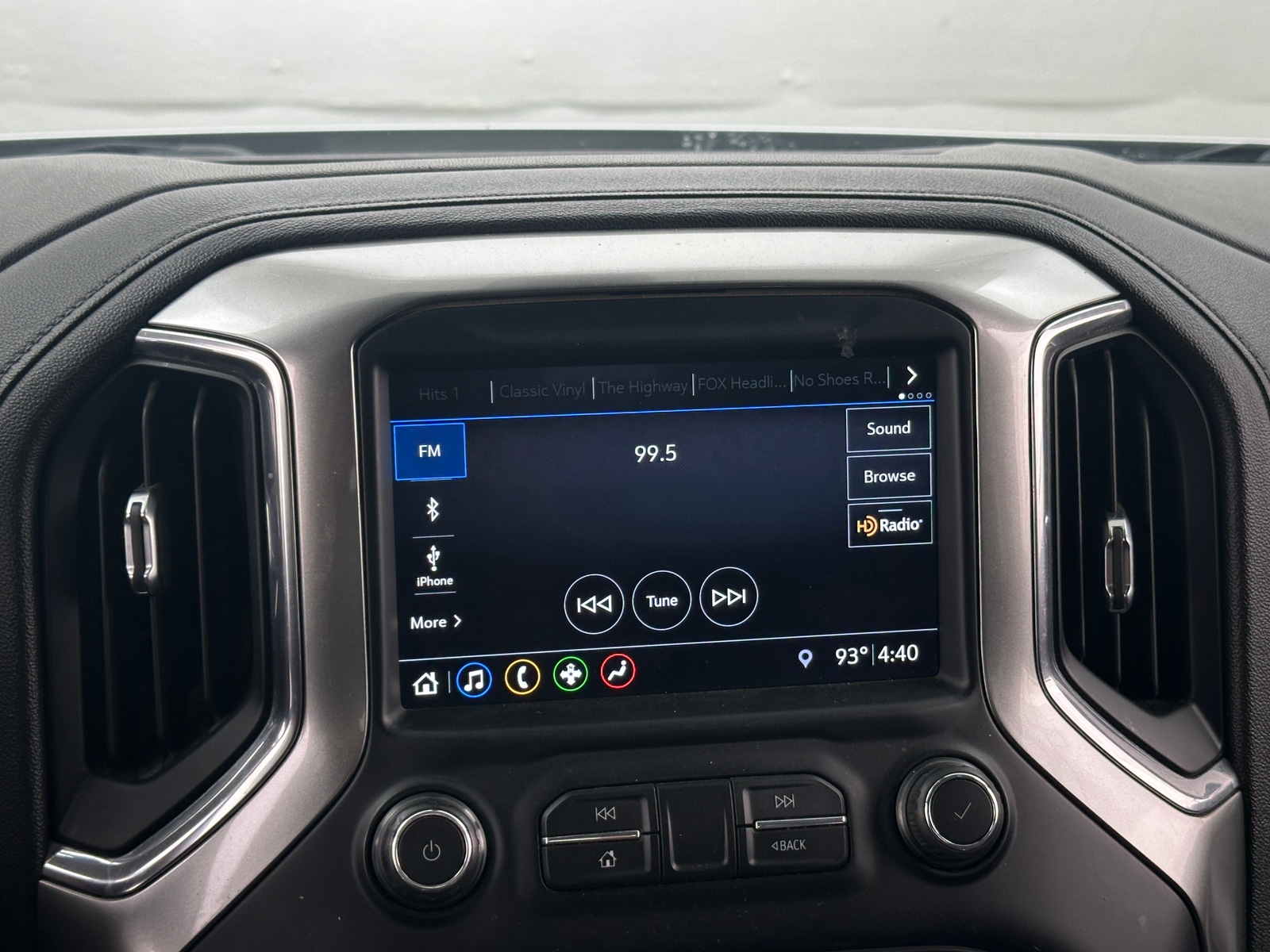 Thumbnail: 2019 Chevrolet Silverado 1500 - 4
