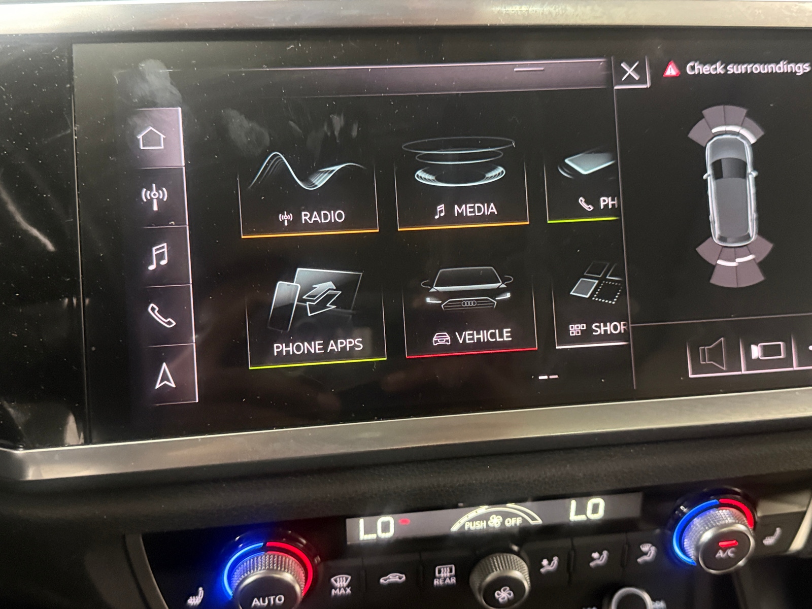 Thumbnail: 2020 Audi Q3 - 3