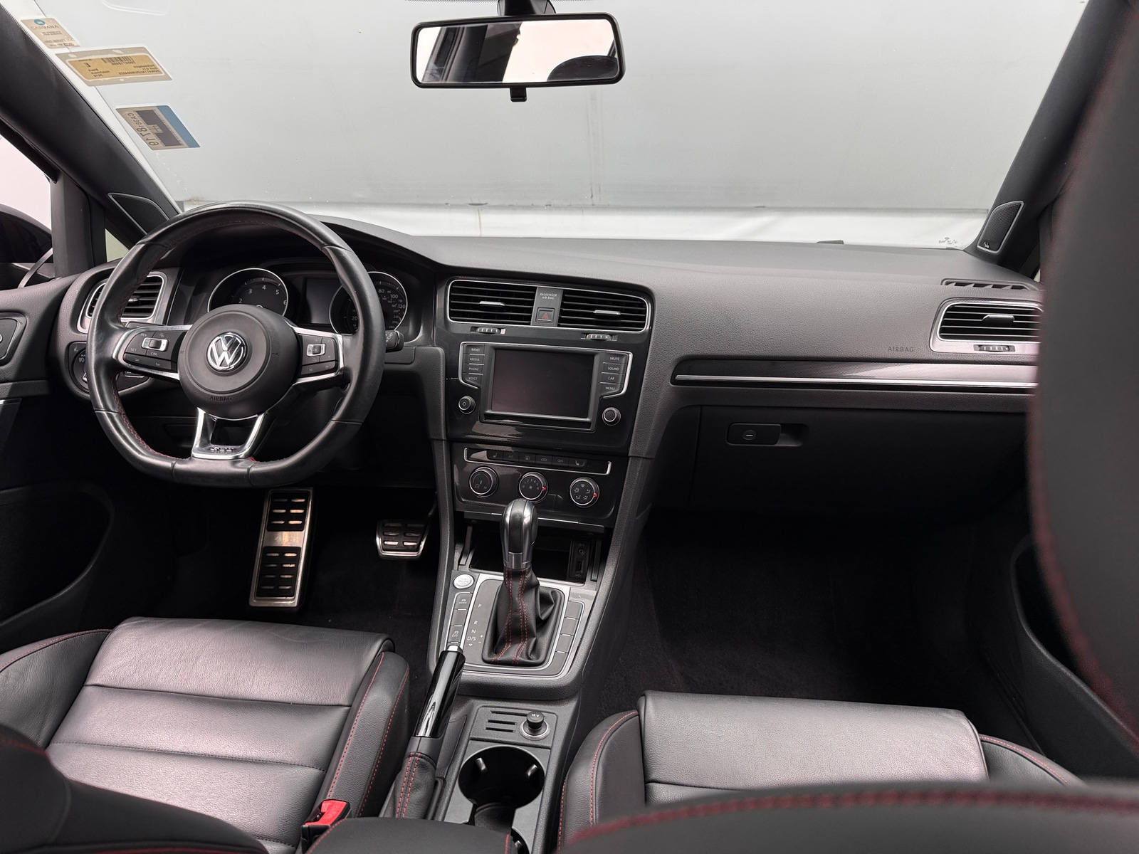 Thumbnail: 2016 Volkswagen Golf - 3