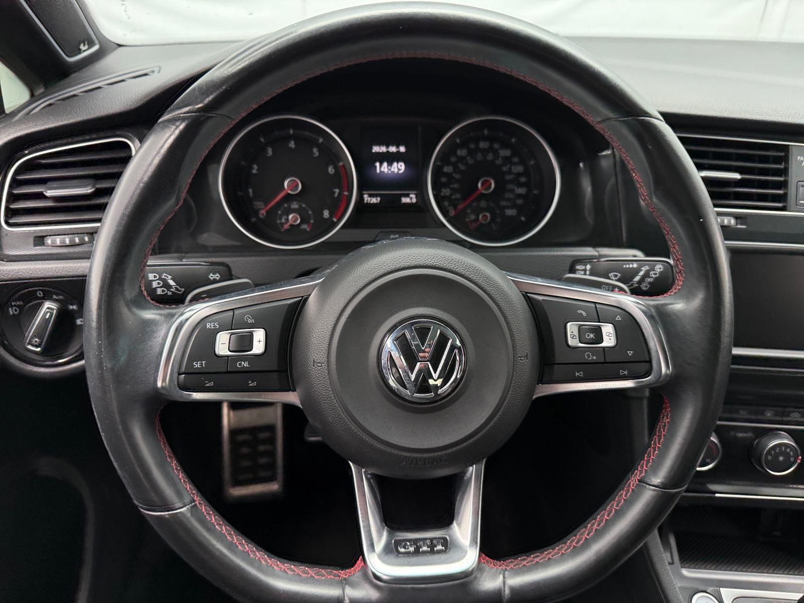 Thumbnail: 2016 Volkswagen Golf - 5