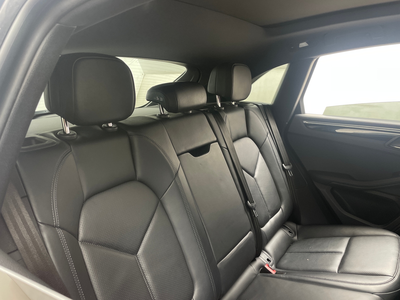 Thumbnail: 2022 Porsche Macan - 5