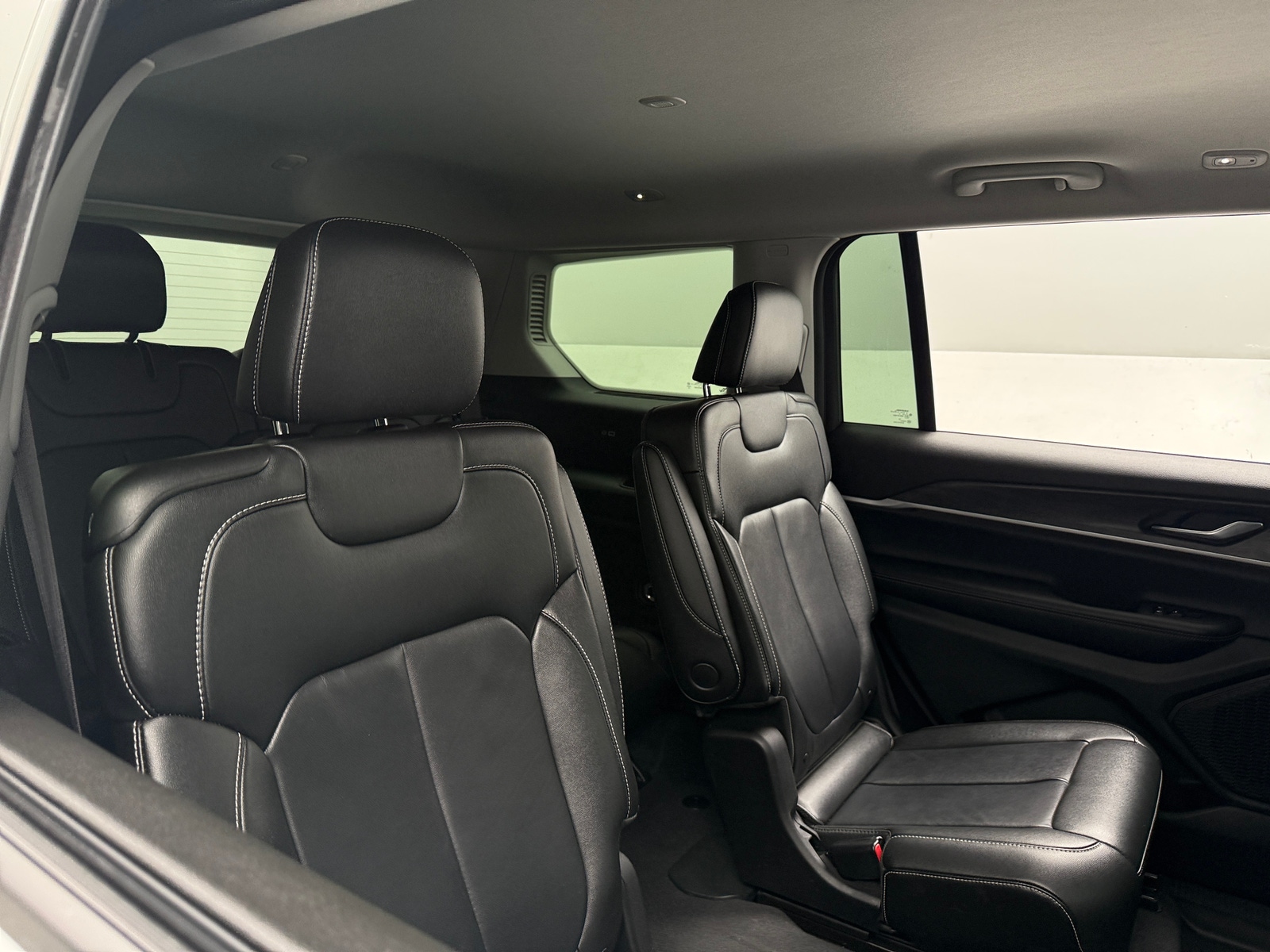 Thumbnail: 2023 Jeep Grand Cherokee L - 5