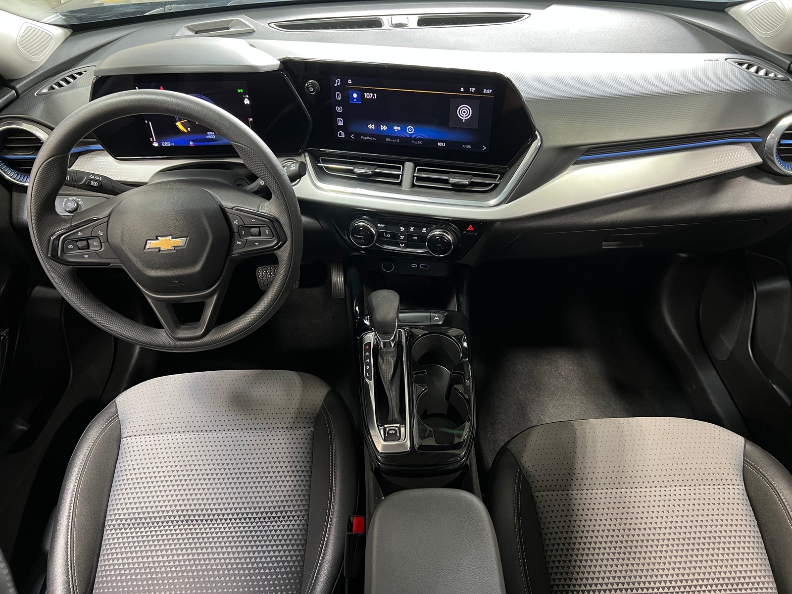 Thumbnail: 2025 Chevrolet Trax - 3