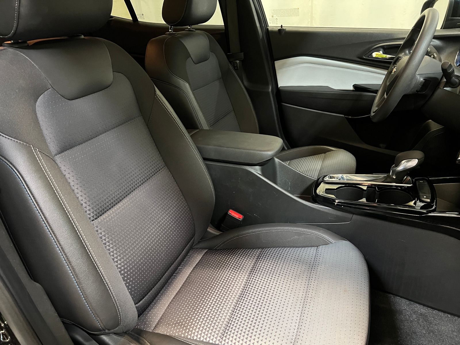 Thumbnail: 2025 Chevrolet Trax - 2