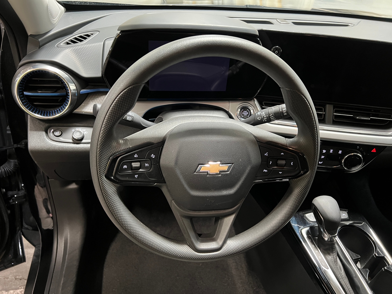 Thumbnail: 2025 Chevrolet Trax - 5