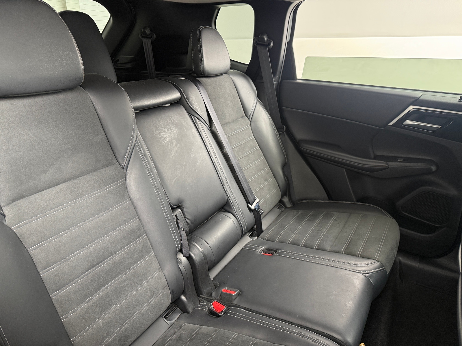 Thumbnail: 2024 Mitsubishi Outlander - 5