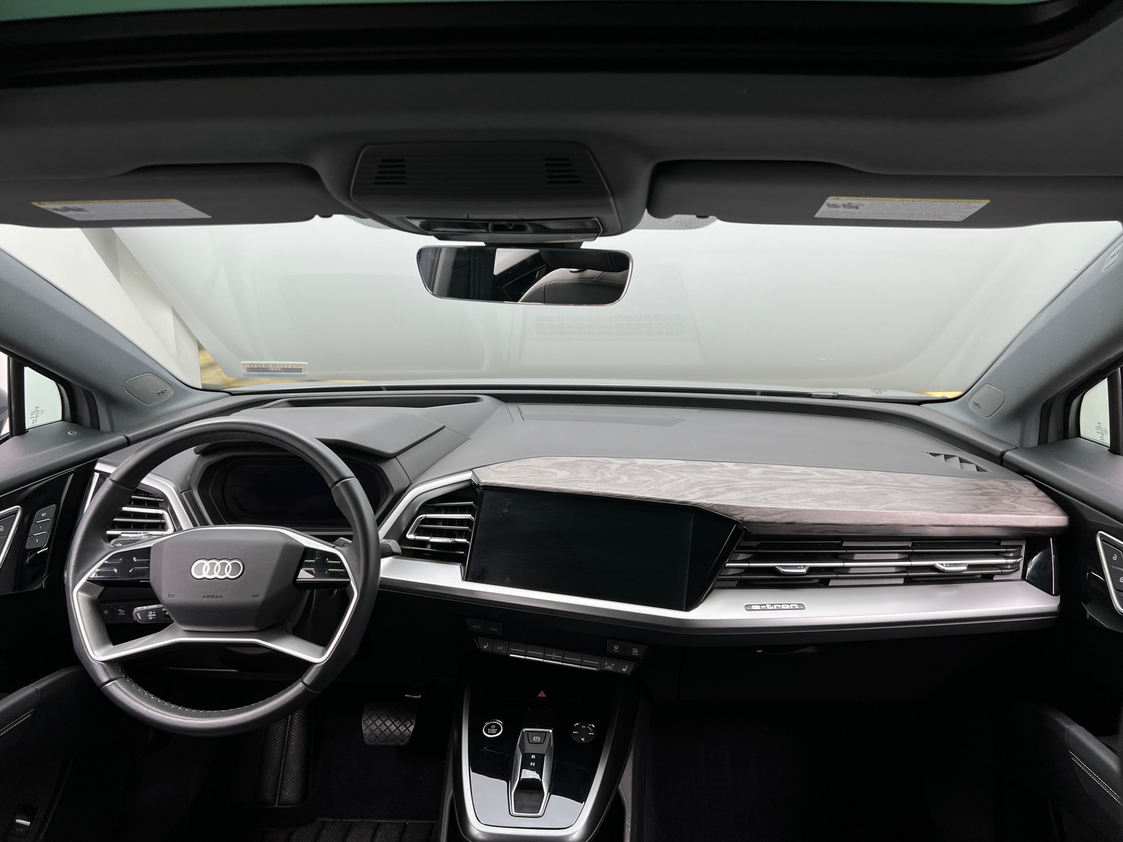 Thumbnail: 2023 Audi Q4 e-tron - 2