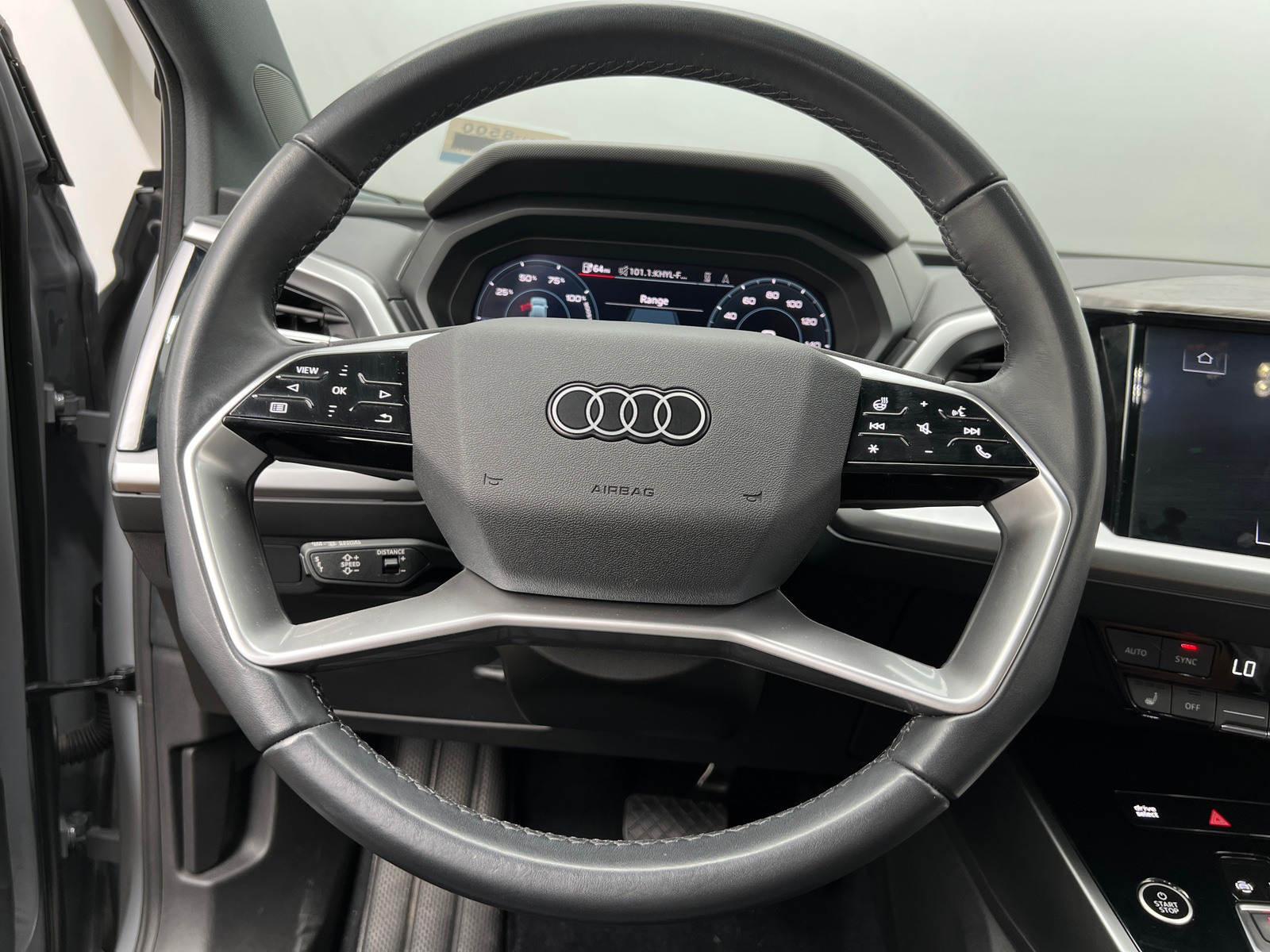 Thumbnail: 2023 Audi Q4 e-tron - 4