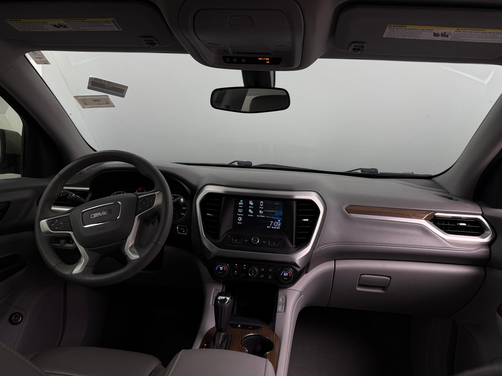 Thumbnail: 2017 GMC Acadia - 3