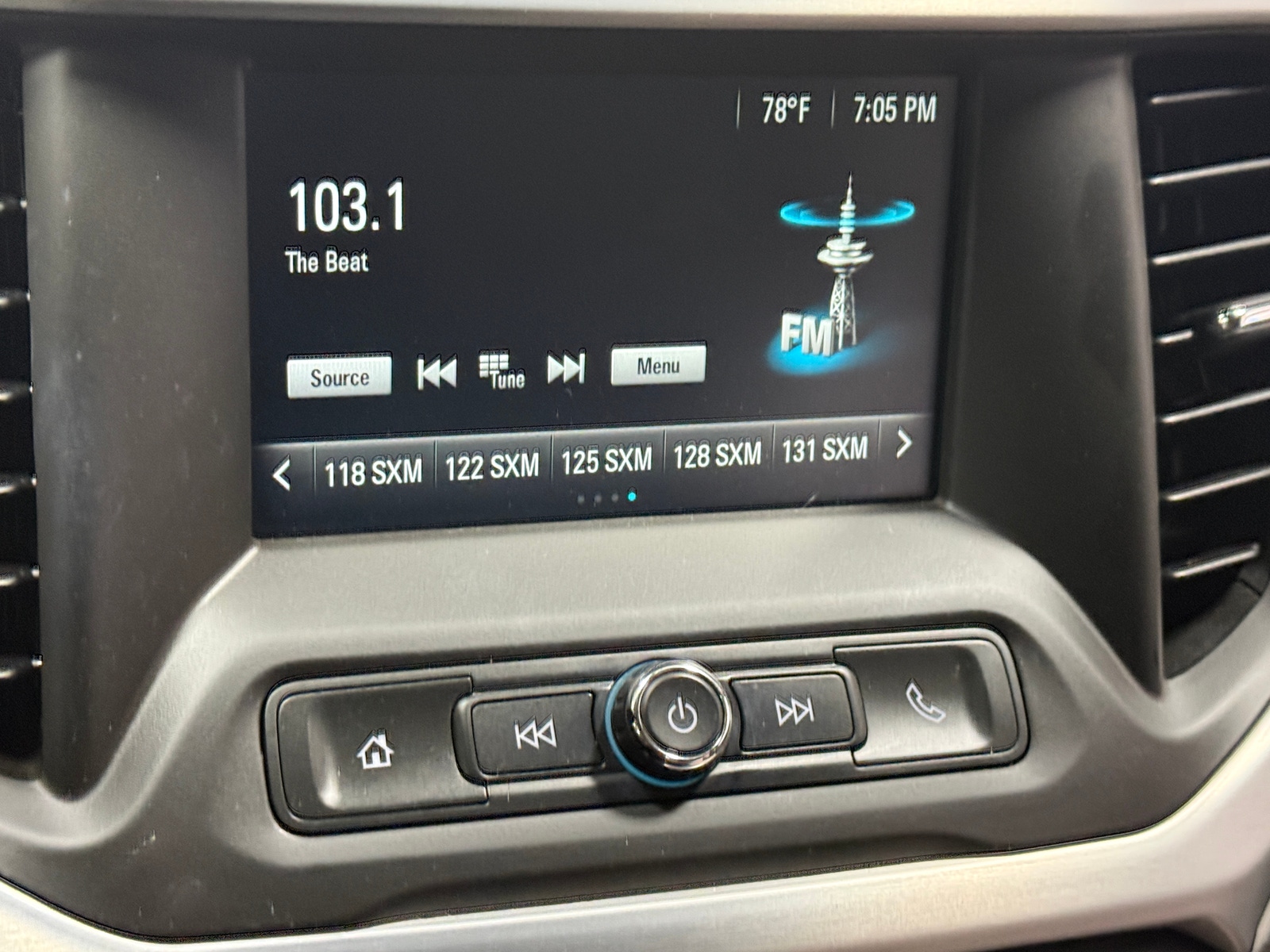Thumbnail: 2017 GMC Acadia - 4