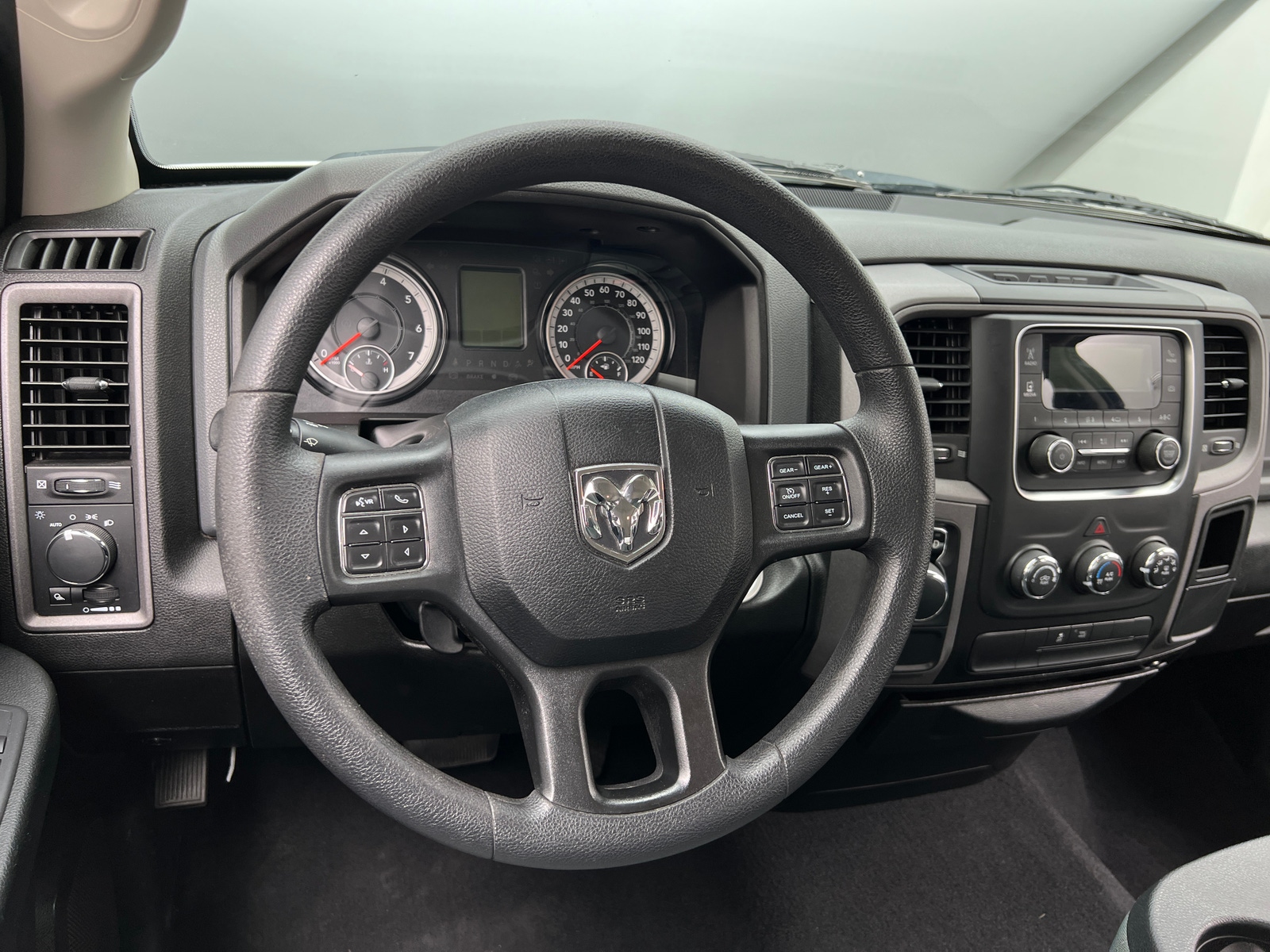 Thumbnail: 2019 RAM 1500 Classic - 4