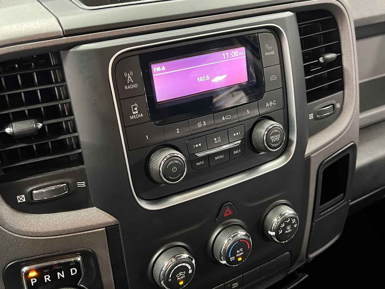Thumbnail: 2019 RAM 1500 Classic - 3
