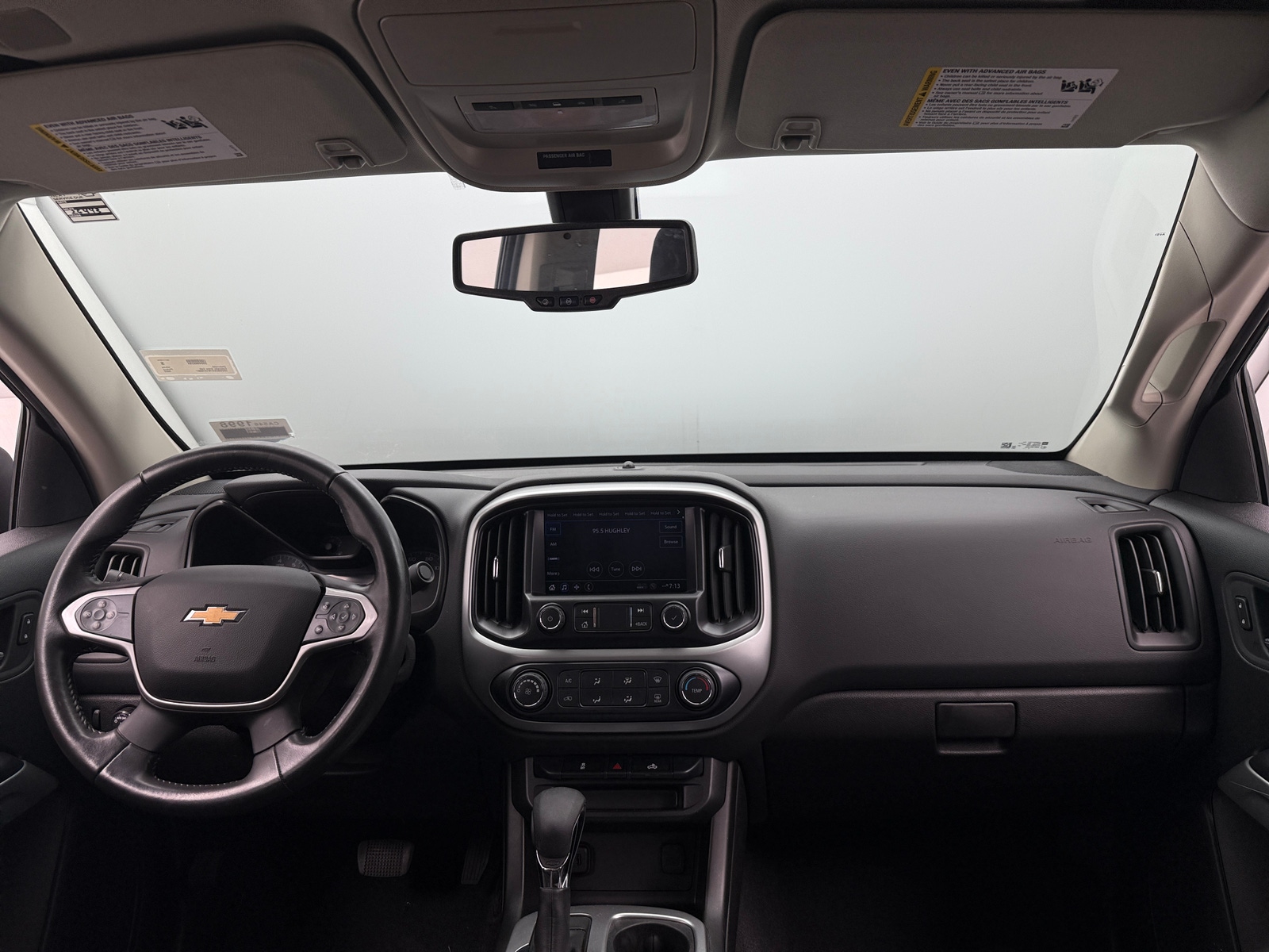 Thumbnail: 2022 Chevrolet Colorado - 3