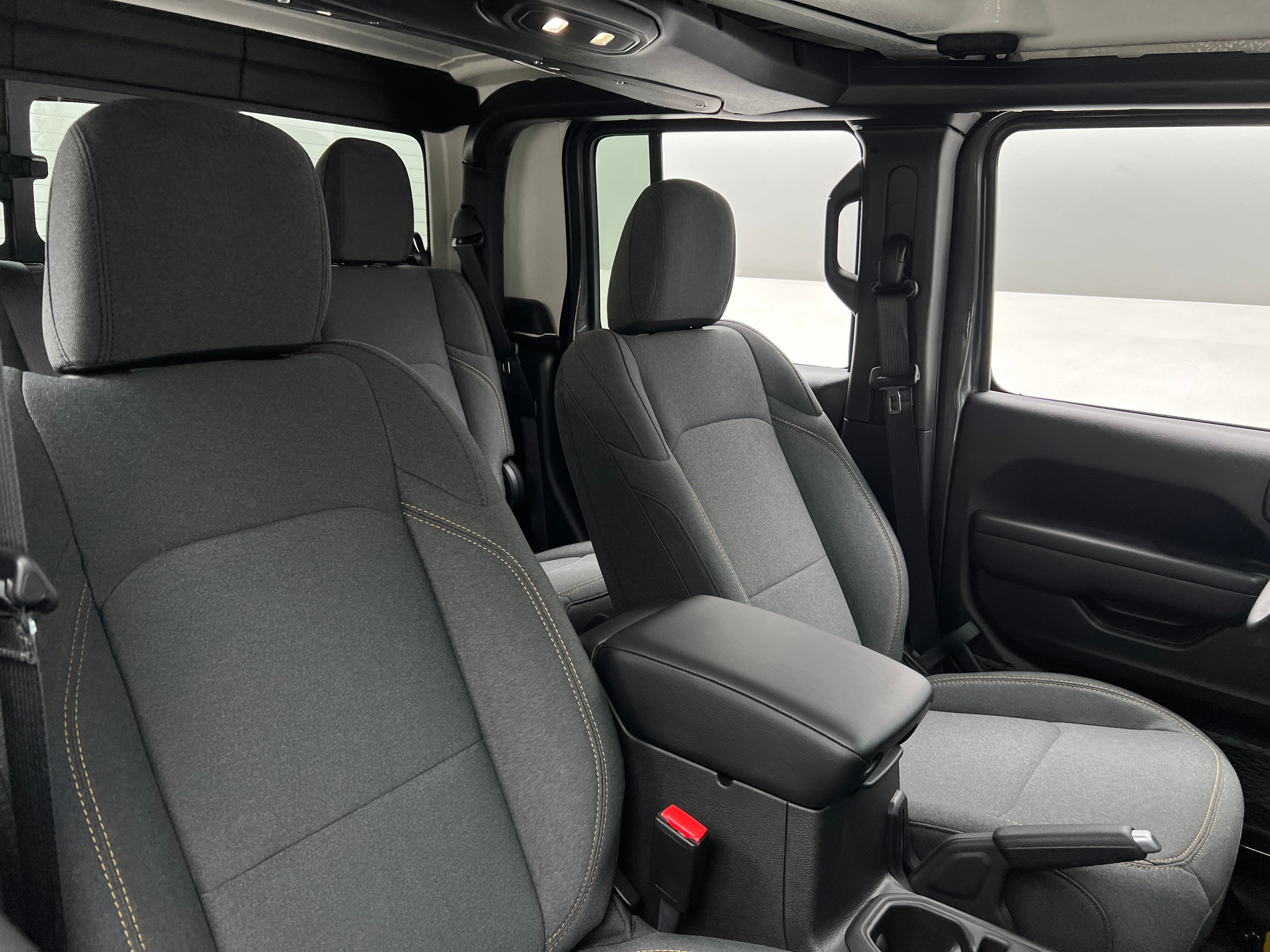 2026 Jeep Gladiator Willys Auto's photo