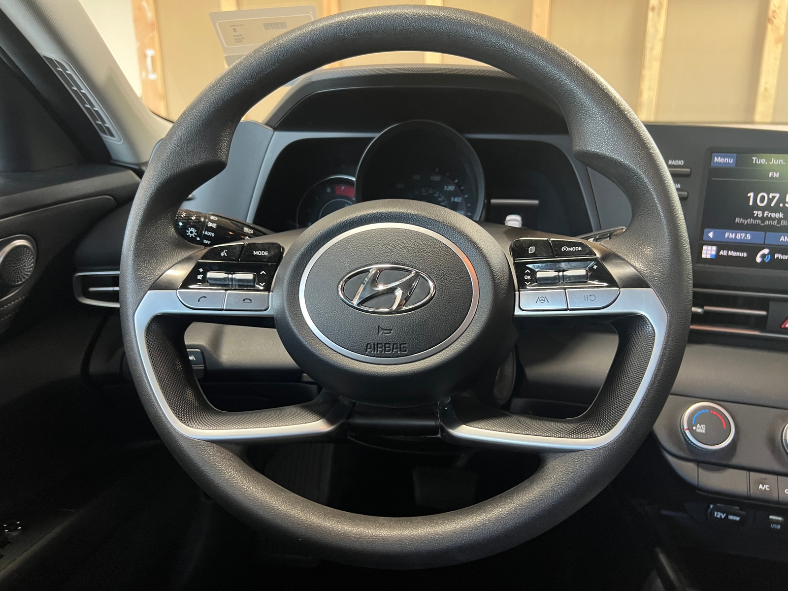 Thumbnail: 2023 Hyundai Elantra - 5