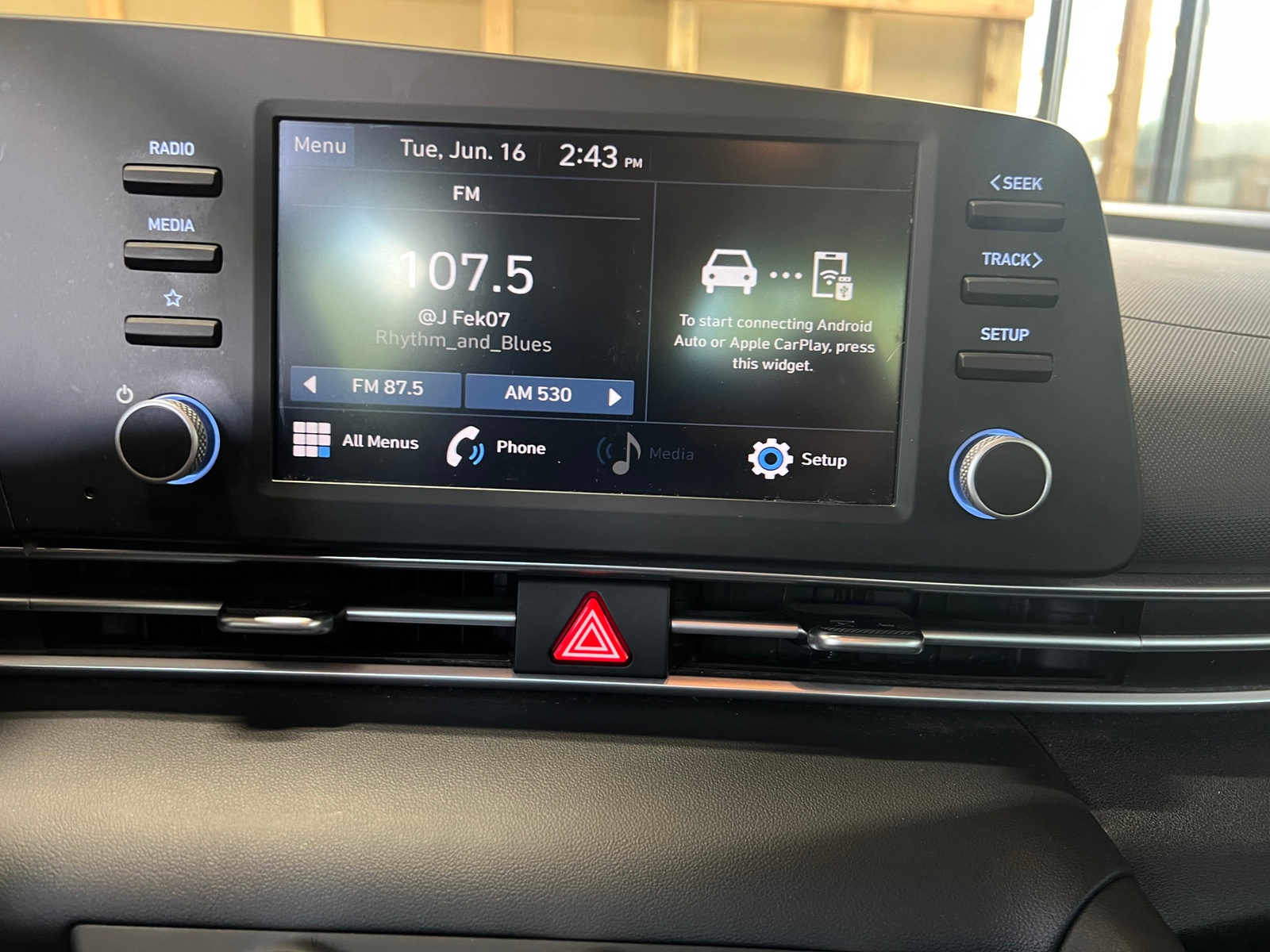 Thumbnail: 2023 Hyundai Elantra - 4