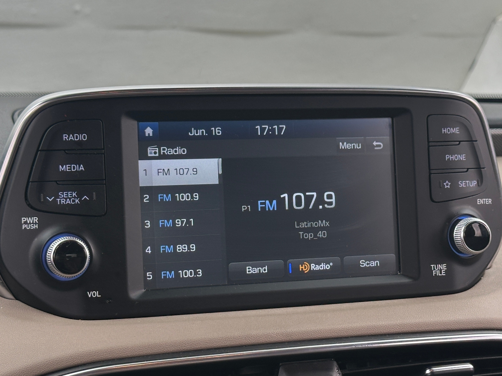 Thumbnail: 2019 Hyundai Santa Fe - 4