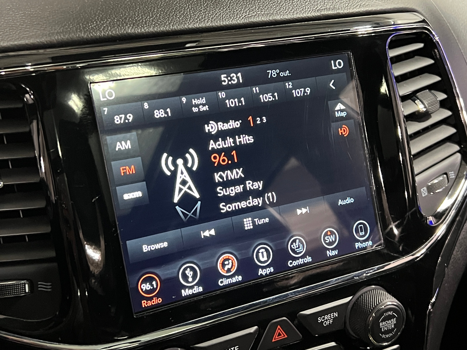 Thumbnail: 2019 Jeep Grand Cherokee - 3
