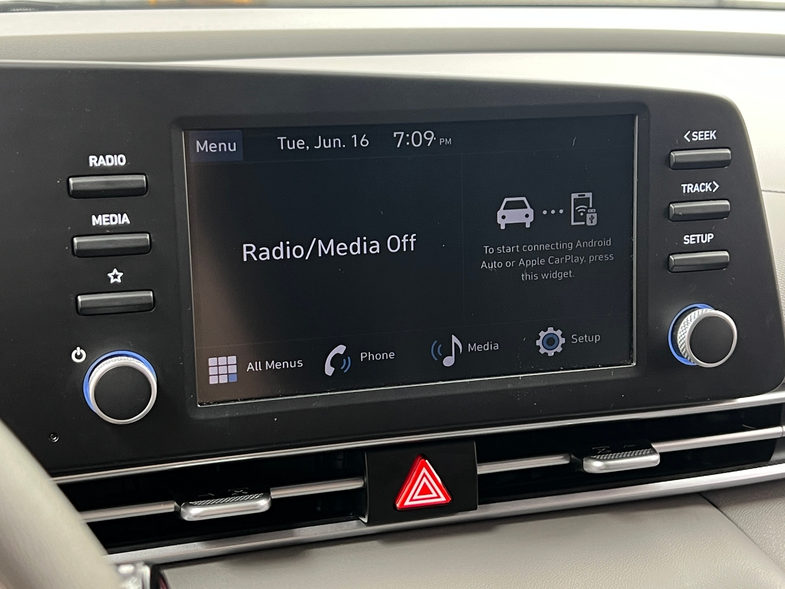 Thumbnail: 2025 Hyundai Elantra - 4