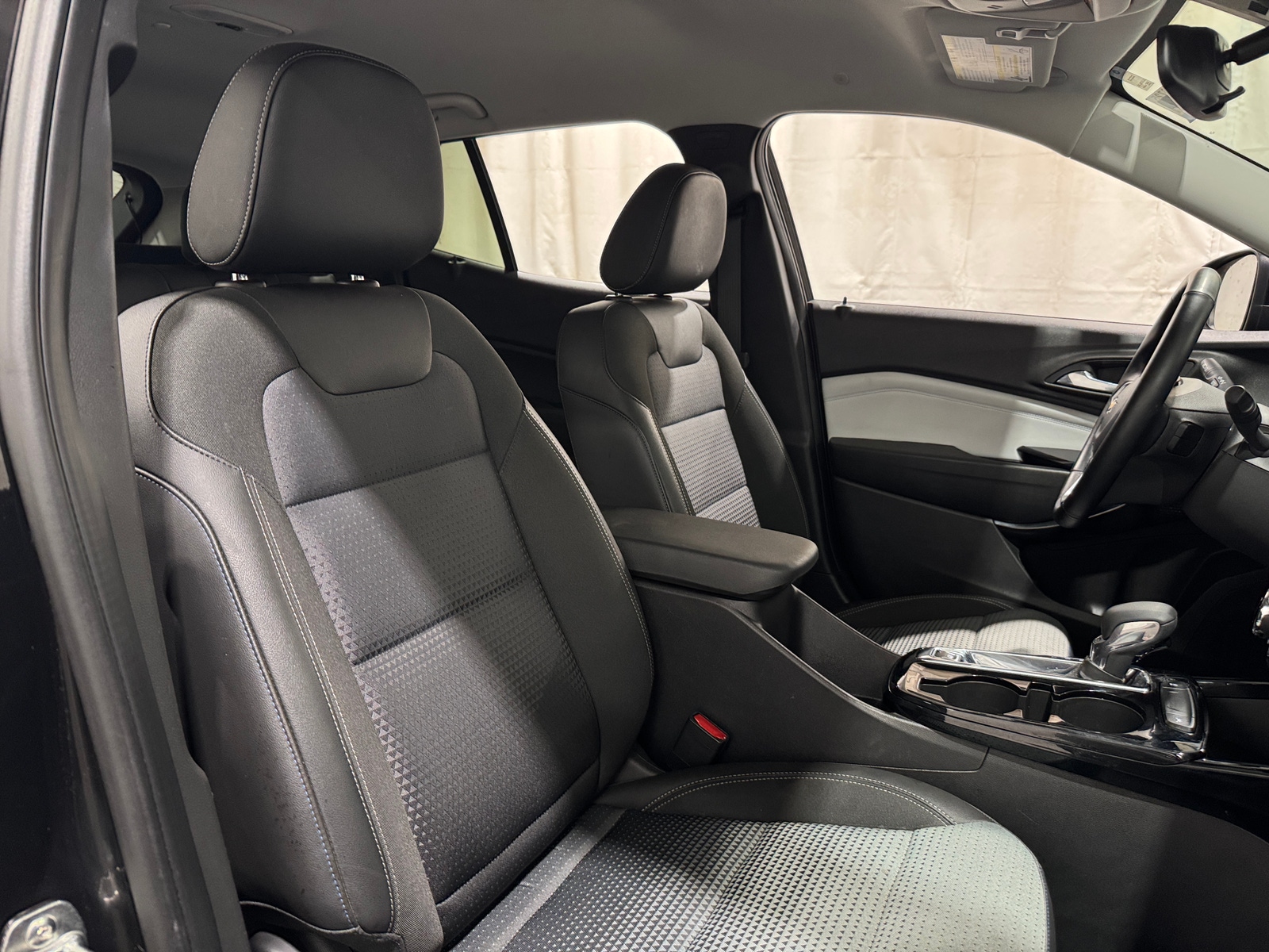 Thumbnail: 2025 Chevrolet Trax - 2